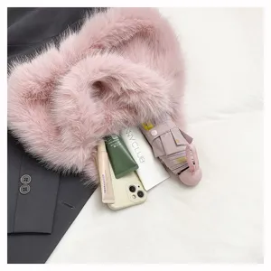 Pink plush handbag for women, winter soft fluffy tote bag, cute Korean style fuzzy shopper purse.