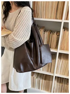 Vintage soft leather large capacity tote bag slouchy shoulder bag for women detailed view