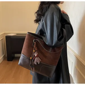 Winter new patchwork large capacity tote bag for women, high quality suede fashion shoulder bag.
