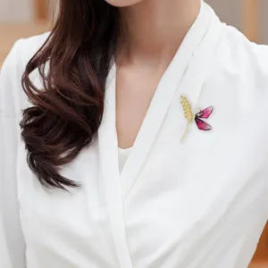 Exquisite wheat ear butterfly brooch, luxury niche design, elegant suit lapel pin for women.