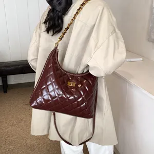 Women's Quilted Patent Leather Chain Shoulder Bag Trendy Versatile Crossbody Bag