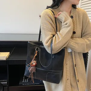 2025 winter new fashion large capacity black tote bag for women chic patchwork shoulder bag.