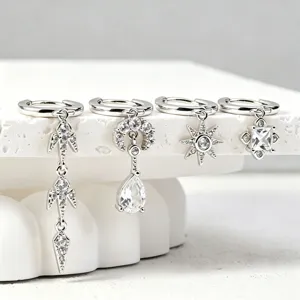 Zilverkleurige oorbellen set met sprankelende kubieke zirconia geometrischehangers dames.