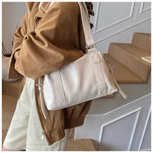 Élégant sac bandoulière Boston blanc pour femme, grande capacité rétro cabas décontracté.