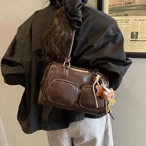 Borsa a tracolla stile bowling marrone lucido rétro da donna, grande borsa sottobraccio con tasche.