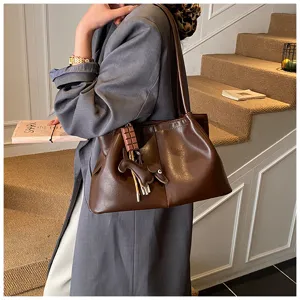 Dark brown PU leather tote bag for women, stylish minimalist commuter shoulder bag with charms.