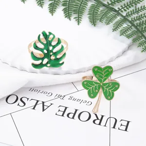Modern Alloy Green Plant Monstera Leaf Clover Napkin Rings Metal Napkin Buckles Holder With Rhinestones For St Patricks Day Dinner Table Decor