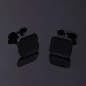 Gemelos cuadrados negros clásicos para hombre, diseño minimalista para camisas formales.