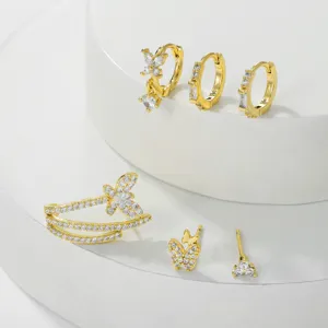 Detailansicht des exquisiten 18K vergoldeten Kupfer Schmetterling Zirkonia Ohrrings.