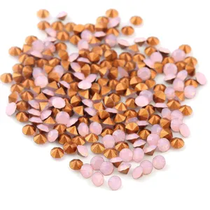 Strass in vetro opale rosa con retro appuntito per nail art fai da te e gioielli.