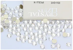 Flatback clear glass crystal rhinestones detail shot, perfect for stunning nail art and phone case deco.