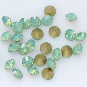 Strass in Vetro Rotondi con Fondo Appuntito Cristallo Diamante DIY Nail Art Artigianato Gemme Sciolte Accessori per la Creazione di Gioielli