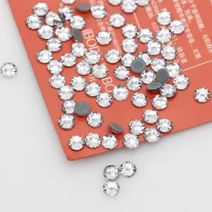 16-cut flatback clear rhinestones for DIY nail art, shoes and garment decoration.