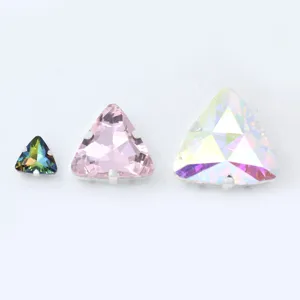 Dreieckige Strasssteine zum Aufnäh, bunte Kristallglas Edelsteine für Kleidung und Hochzeit.
