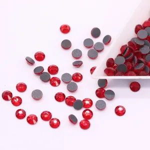 Diamantes de imitación de vidrio rojo con espalda plana para manualidades y uñas.