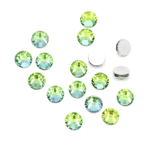 Green flatback rhinestones for DIY phone cases and nail art decoration sparkling crystal gems.