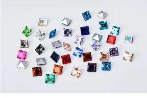 Strass carrees colores a fond pointu pour nail art reparation de montres cristaux decoratifs
