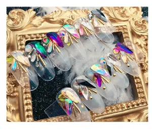 Set de pedreria de lujo para uñas press-on, decoraciones de arte de uñas de cristal 3D nupcial.