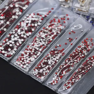 Set di Strass a Fondo Piatto in Vetro per Decorazione Unghie Fai da Te Kit di Strass Rotondi Geometrici Colorati per Donna Manicure
