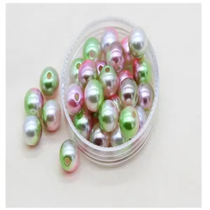Perle sfumate in ABS per nail art e fai da te artigianale, perle finte colorate dettaglio.