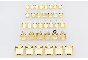 Gold plated claw chain connector detail view, jewelry making DIY hardware finding components