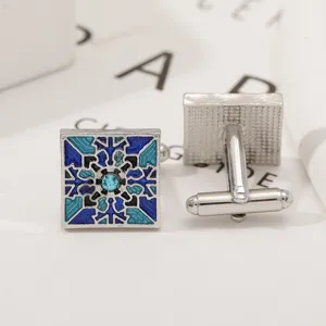 Stijlvolle vierkante manchetknopen met blauw geëmailleerd patroon en kristal voor heren en dames.