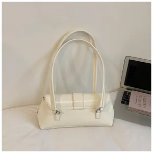 Vista detallada de elegante bolso de hombro de cuero PU blanco con correas dobles.