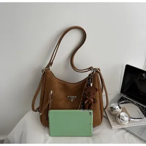 Women brown PU leather shoulder bag casual large capacity tote bag with cute bear charm