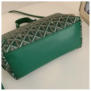 Sac à main vert avec motif chevron élégant sac bandoulière pour femmes style quotidien.