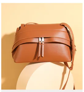 Stylish brown leather shoulder bag for women, vintage crossbody design for daily wear.