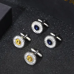 Élégants boutons de manchette ronds en cristal pour homme, métal argenté avec pierres étincelantes.