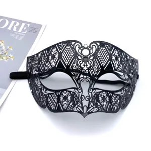 Schwarze Metall Maske Maskerade hohl Strass Halbgesicht Maske Halloween Party Requisite