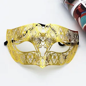 Goldene hohle Maskerade Metall Augenmaske mit Strasssteinen fuer Halloween Party.