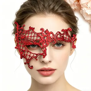 Sexy rote Spitzen-Augenmaske für Halloween-Party, Maskerade und Karneval. Asymmetrisches Design.