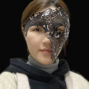 Halloween Maskerade Metall Halbmaske mit Strass, stilvolle Party Augenmaske für Erwachsene.