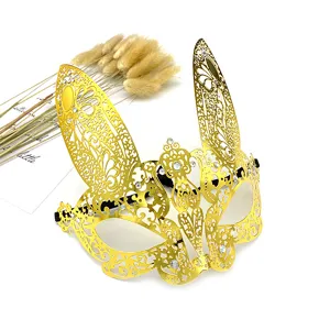 Goldene Metall Hasen Maske Strass Karneval Venedig Halbgesicht Augenmaske Detailaufnahme