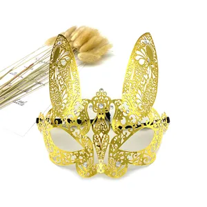 Goldene Metall-Hasenmaske mit Strasssteinen, ideal für Maskenbälle und Halloween-Partys.