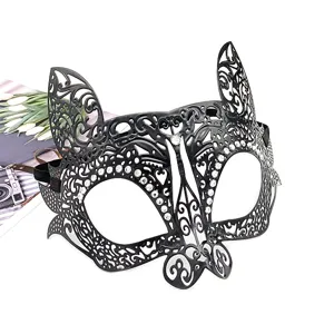 Schwarze Metall Maske für Maskenball mit Strass für Halloween und Karneval Kostüm.