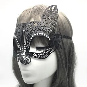 Schwarze Metall Maske Maskerade mit Strass, Halbgesicht Katzenaugen Maske für Halloween.