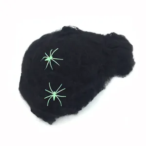 Halloween zwarte spinnenweb decoratie prop met twee groene oplichtende plastic spinnen feest.
