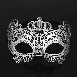 Maschera in metallo argentato per feste in costume di Halloween con strass e dettaglio corona.
