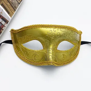 Maschera da ballo in maschera dorata con glitter e bordo per feste di Halloween e servizi foto.