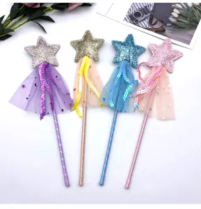 Baguette magique étoile pailletée avec jupe en tulle, accessoire de costume pour enfants.