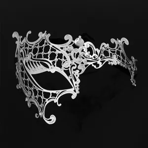 Maschera di metallo argento con strass scintillanti per festa in maschera e spettacolo