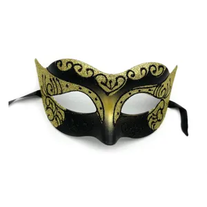 Elegante maschera di carnevale nera e oro per feste di halloween e spettacoli teatrali.