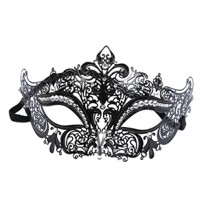 Maschera di carnevale in metallo nero con strass brillanti per feste e Halloween