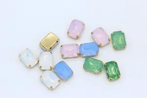 Kleurrijke rechthoekige opaal glas strass steentjes met gouden klauwzettingen voor nail art