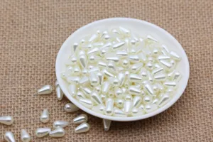Witte druppelvormige imitatieparels voor DIY handgemaakte kettingen en sieraden maken.