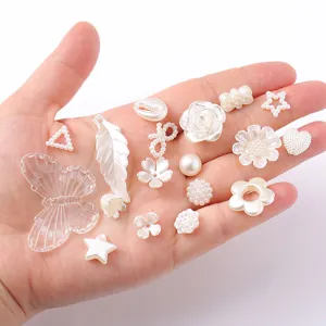 Accessoires de bricolage DIY perles imitation, jolies perles papillon fleurs pour bijoux.