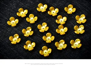 Goldene vierblättrige Perlenkappen, Metall DIY Handwerkszubehör für handgemachte Blumensträuße.